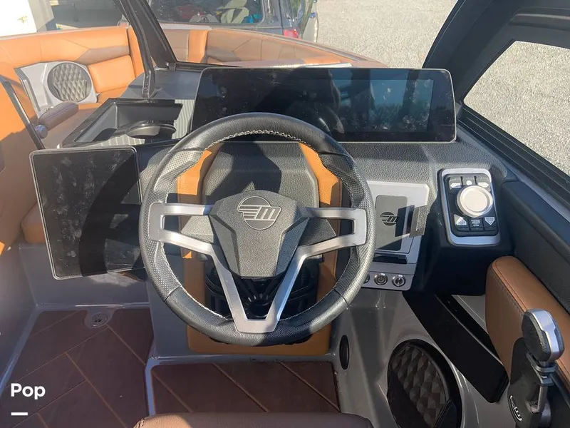 Slide: The Image of Malibu Wakesetter 23 LSV 2025 - 15805626