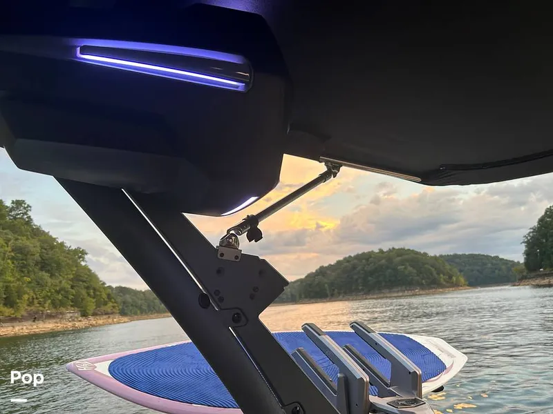 Slide: The Image of Malibu Wakesetter 23 LSV 2025 - 15813257