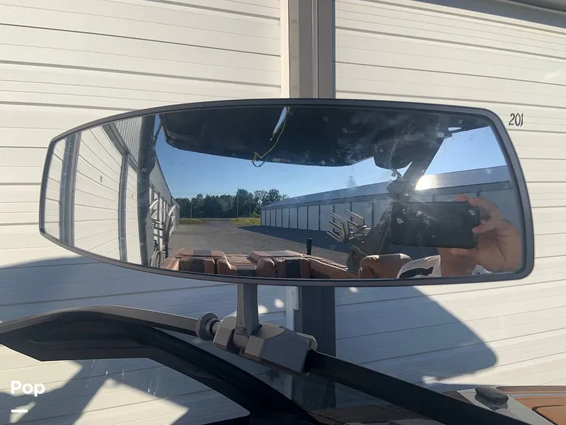 Slide: The Image of Malibu Wakesetter 23 LSV 2025 - 15805652