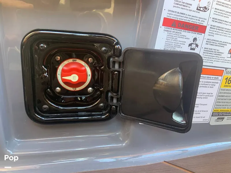 Slide: The Image of Malibu Wakesetter 23 LSV 2025 - 15805654