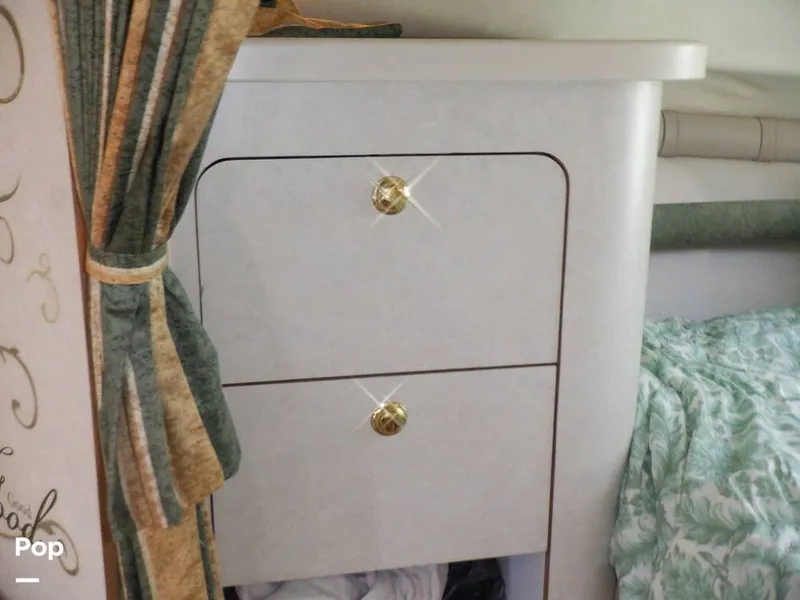 Slide: The Image of Regal 2750 Commadore 1997 - 15937663