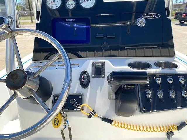 Slide: The Image of NauticStar 215 XTS Shallow Bay 2017 - 16278052