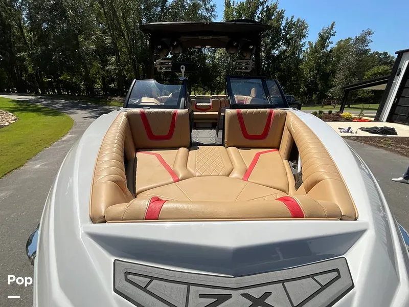 Slide: The Image of Tige 23ZX 2022 - 15854903