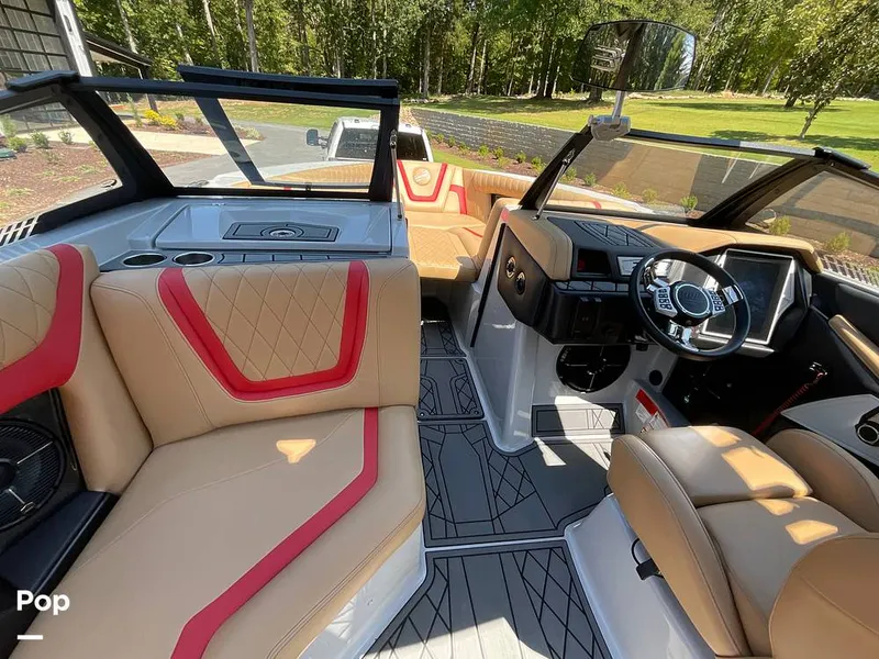 Slide: The Image of Tige 23ZX 2022 - 15854918