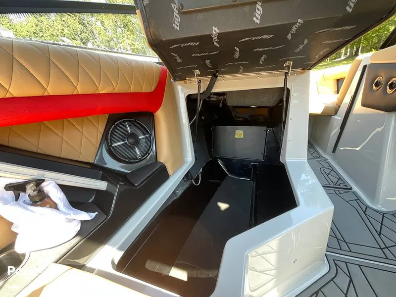 Slide: The Image of Tige 23ZX 2022 - 15854925