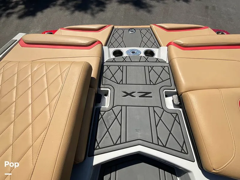 Slide: The Image of Tige 23ZX 2022 - 15854934