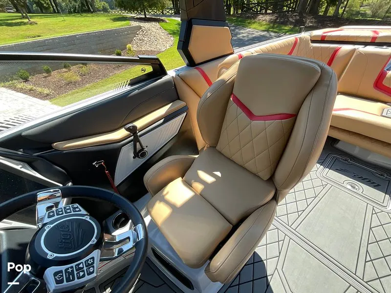 Slide: The Image of Tige 23ZX 2022 - 15854941