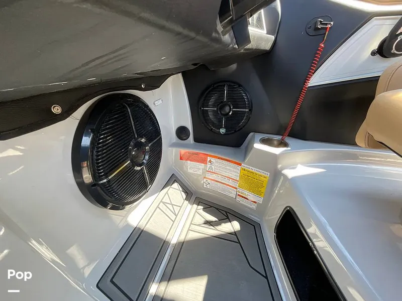 Slide: The Image of Tige 23ZX 2022 - 15854943