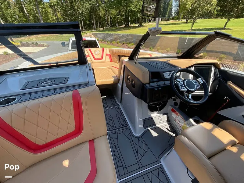 Slide: The Image of Tige 23ZX 2022 - 15854948