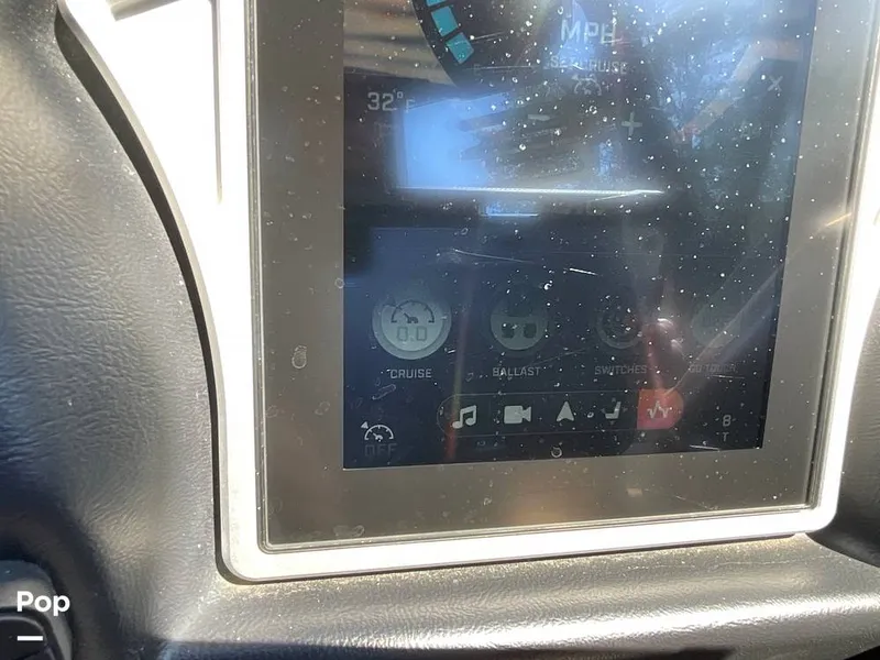 Slide: The Image of Tige 23ZX 2022 - 15854959