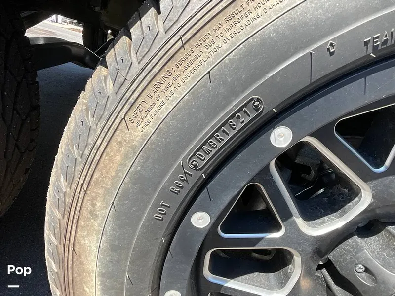 Slide: The Image of Tige 23ZX 2022 - 15854961