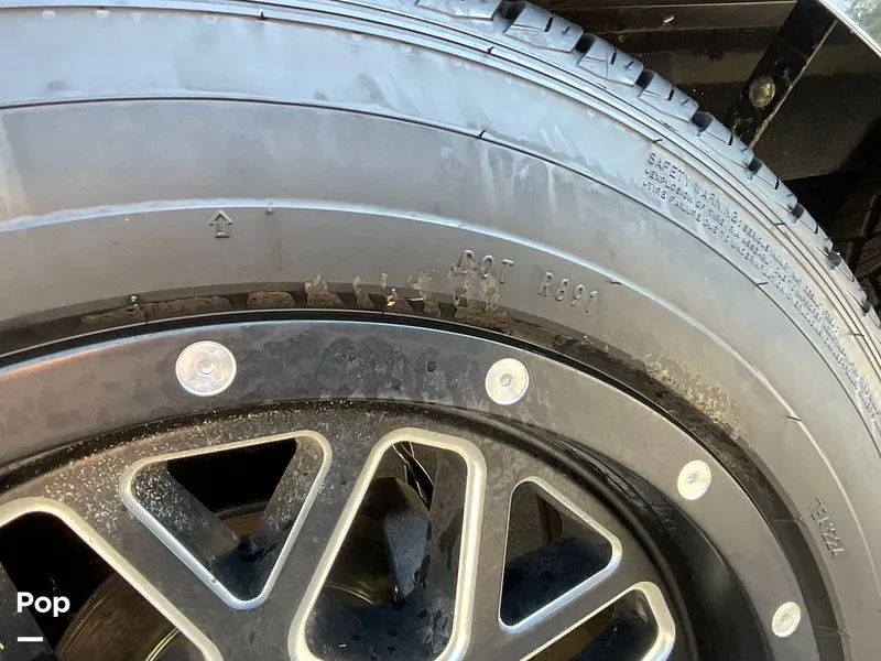 Slide: The Image of Tige 23ZX 2022 - 15854963