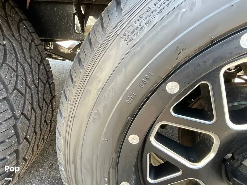 Slide: The Image of Tige 23ZX 2022 - 15854964