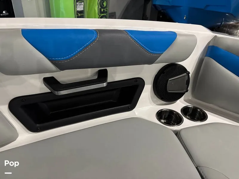 Slide: The Image of Axis A20 2024 - 15823176