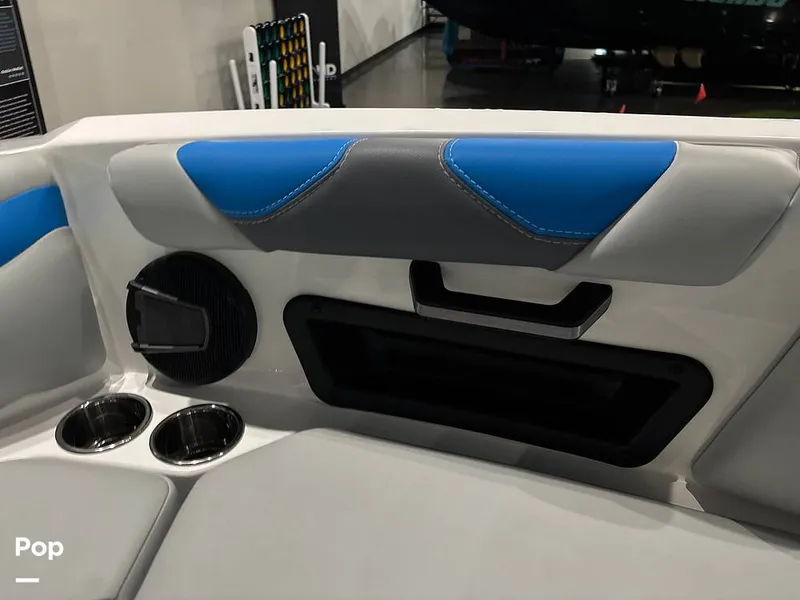 Slide: The Image of Axis A20 2024 - 15823177