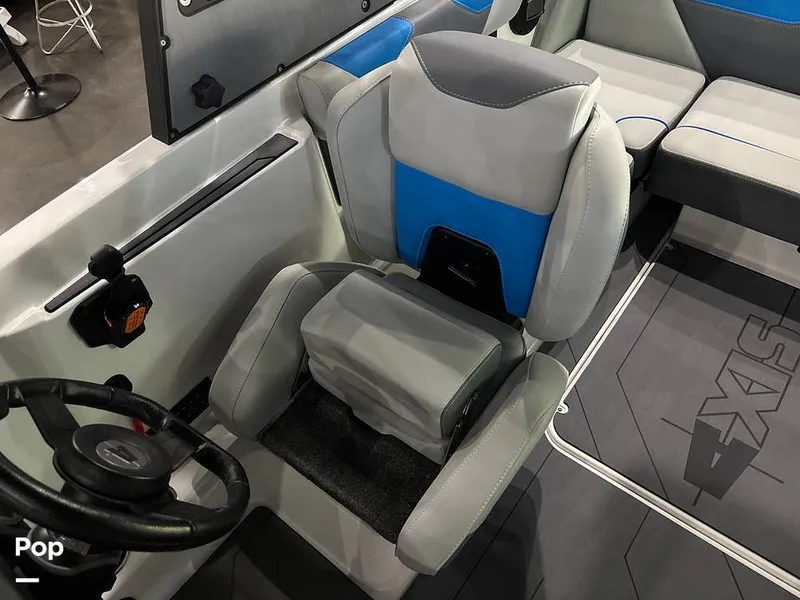 Slide: The Image of Axis A20 2024 - 15823194