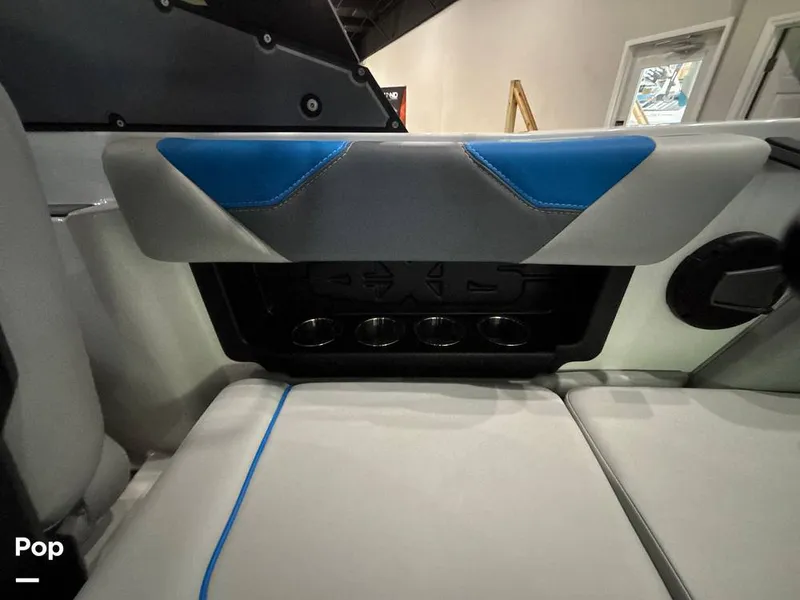 Slide: The Image of Axis A20 2024 - 15823205