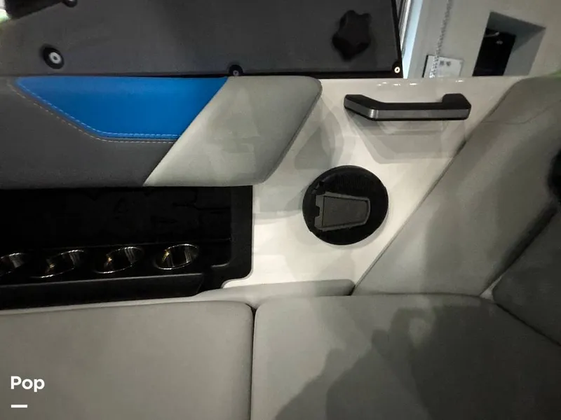 Slide: The Image of Axis A20 2024 - 15823197