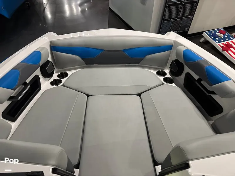 Slide: The Image of Axis A20 2024 - 15823175