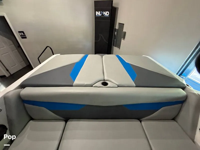 Slide: The Image of Axis A20 2024 - 15823208