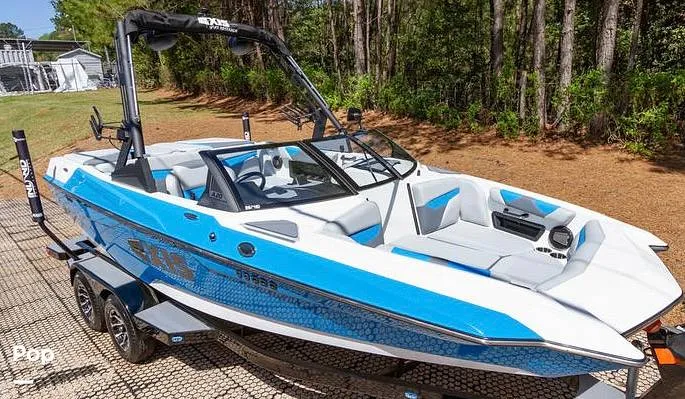 Slide: The Image of New 2024 Axis A20 W/trailer - 15807195