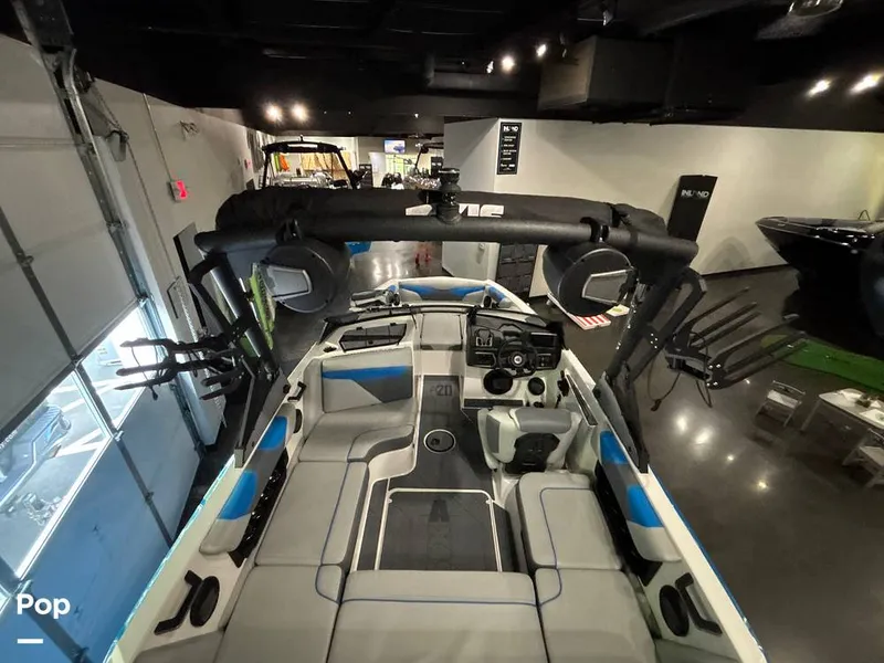 Slide: The Image of Axis A20 2024 - 15823212