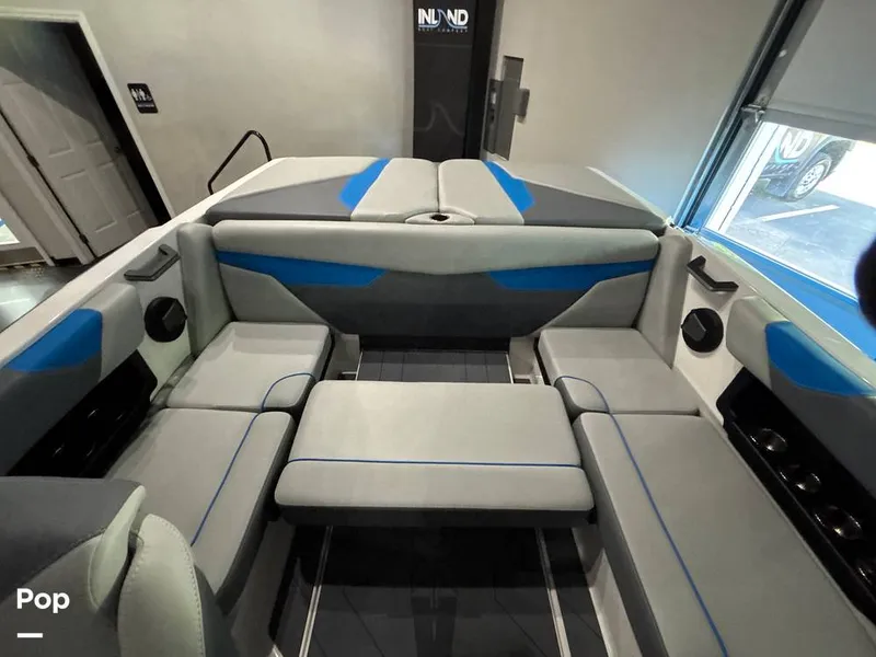 Slide: The Image of Axis A20 2024 - 15823202