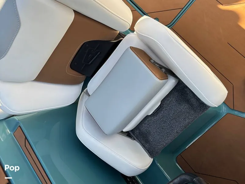 Slide: The Image of Axis A20 2024 - 15823511