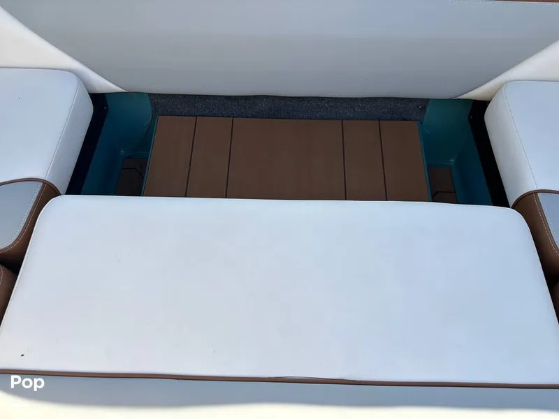 Slide: The Image of Axis A20 2024 - 15823524