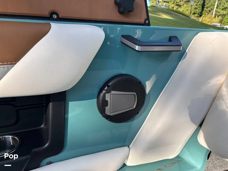 Slide: The Image of Axis A20 2024 - 15823522