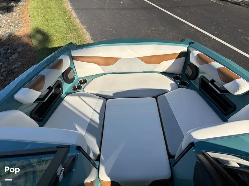 Slide: The Image of Axis A20 2024 - 15823492