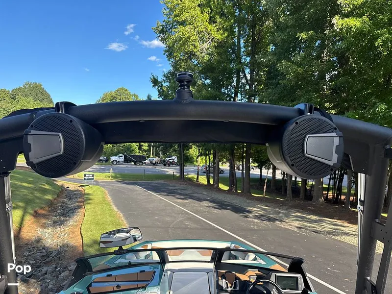 Slide: The Image of Axis A20 2024 - 15823532