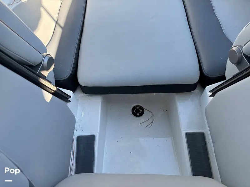 Slide: The Image of Malibu Wakesetter 25 LSV 2024 - 15823435