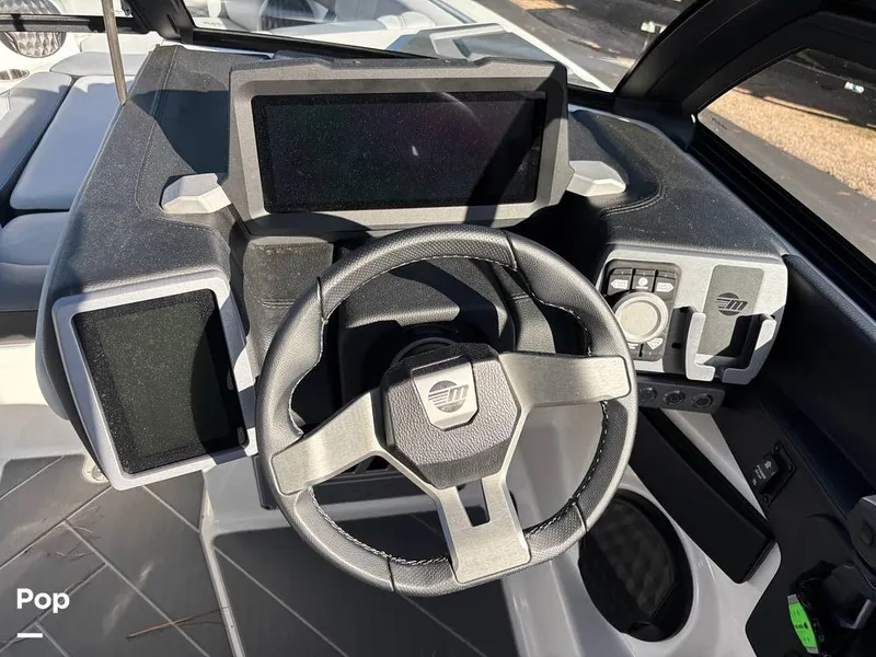 Slide: The Image of Malibu Wakesetter 25 LSV 2024 - 15823440