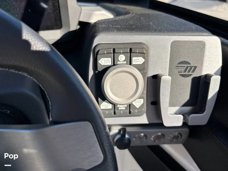 Slide: The Image of Malibu Wakesetter 25 LSV 2024 - 15823443