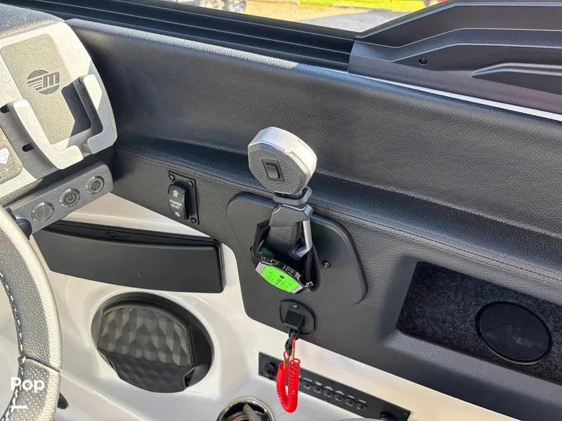 Slide: The Image of Malibu Wakesetter 25 LSV 2024 - 15823445