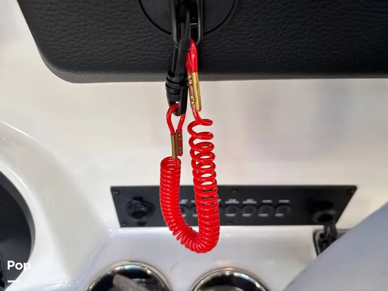 Slide: The Image of Malibu Wakesetter 25 LSV 2024 - 15823447