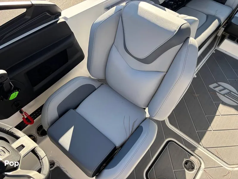 Slide: The Image of Malibu Wakesetter 25 LSV 2024 - 15823448