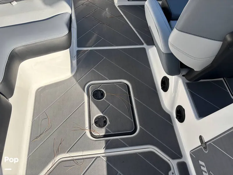 Slide: The Image of Malibu Wakesetter 25 LSV 2024 - 15823450