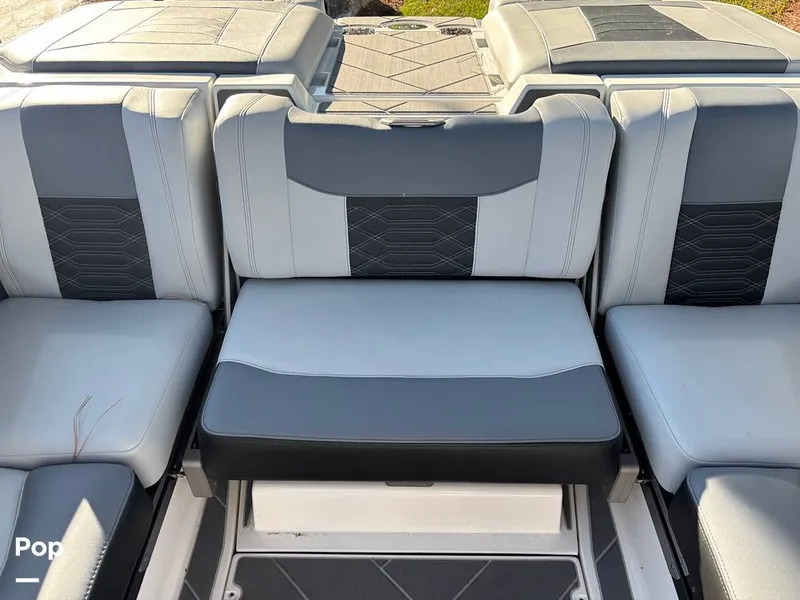 Slide: The Image of Malibu Wakesetter 25 LSV 2024 - 15823467