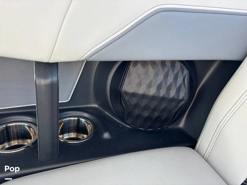 Slide: The Image of Malibu Wakesetter 25 LSV 2024 - 15823470