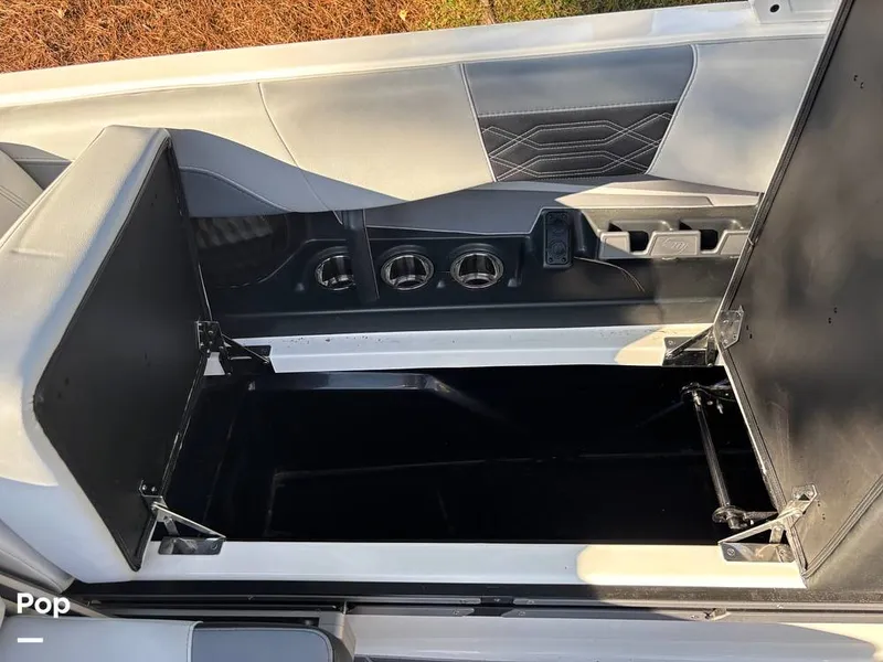 Slide: The Image of Malibu Wakesetter 25 LSV 2024 - 15823466