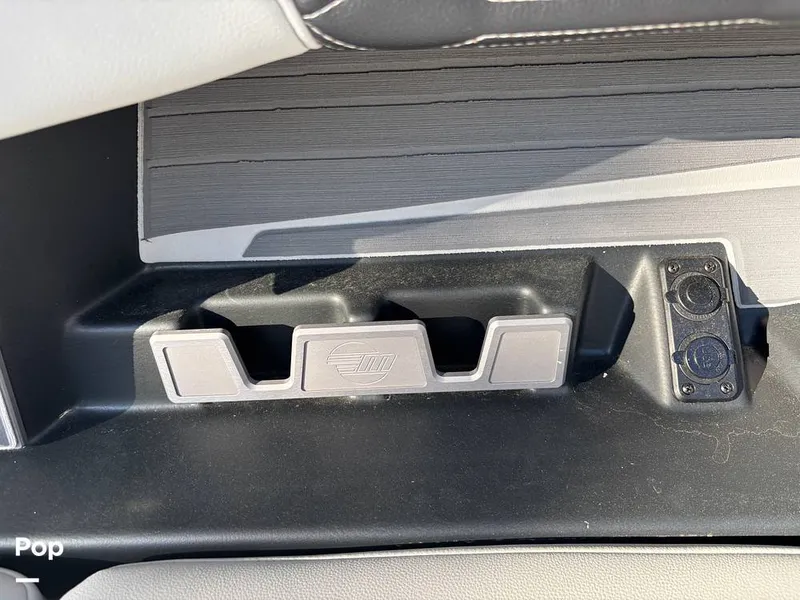 Slide: The Image of Malibu Wakesetter 25 LSV 2024 - 15823460