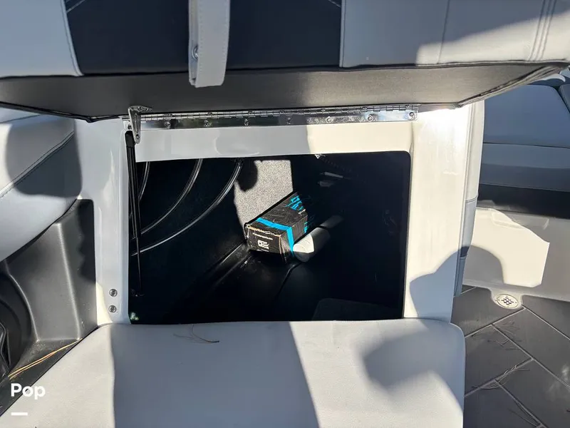 Slide: The Image of Malibu Wakesetter 25 LSV 2024 - 15823455