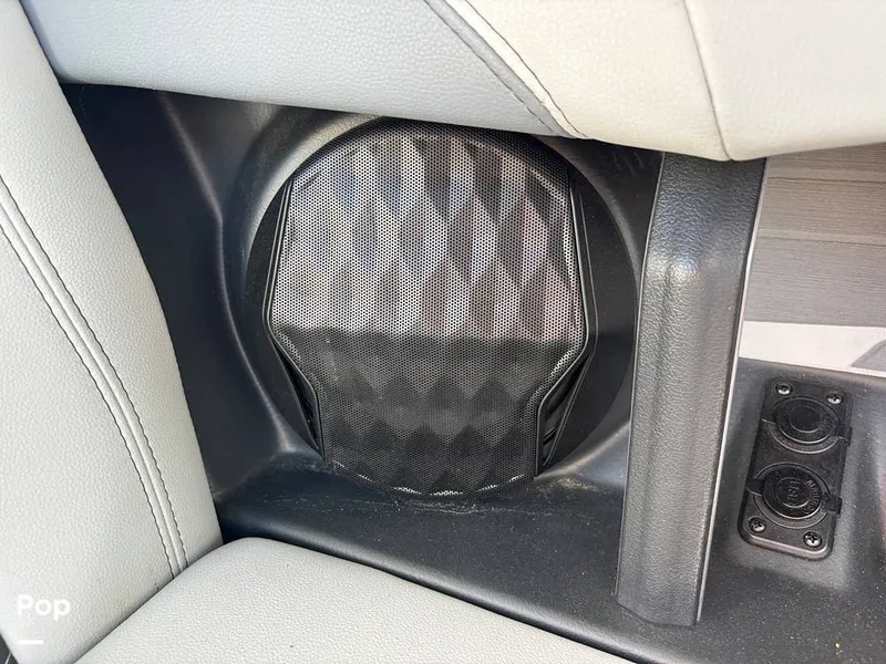 Slide: The Image of Malibu Wakesetter 25 LSV 2024 - 15823475