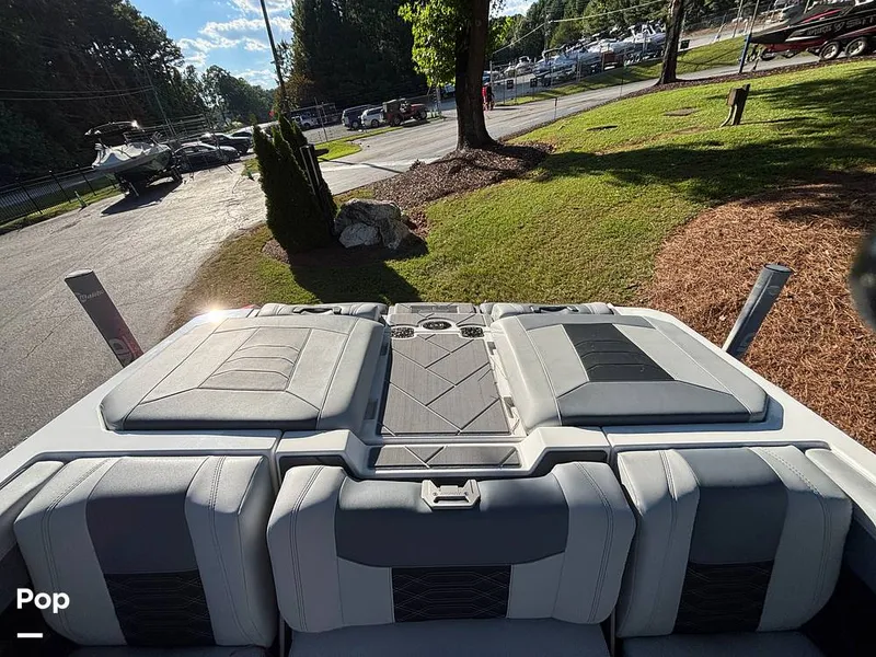 Slide: The Image of Malibu Wakesetter 25 LSV 2024 - 15823487