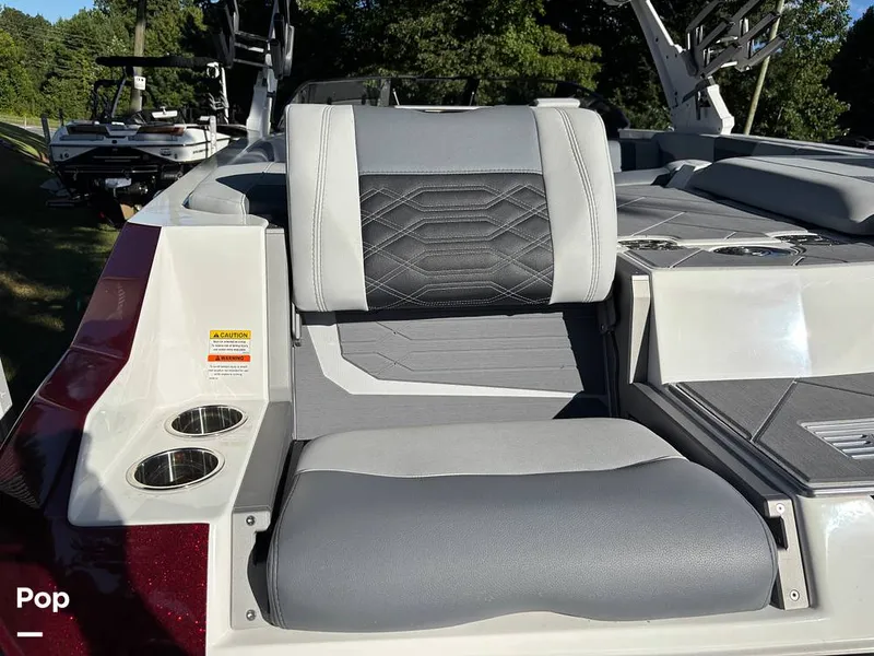 Slide: The Image of Malibu Wakesetter 25 LSV 2024 - 15823418