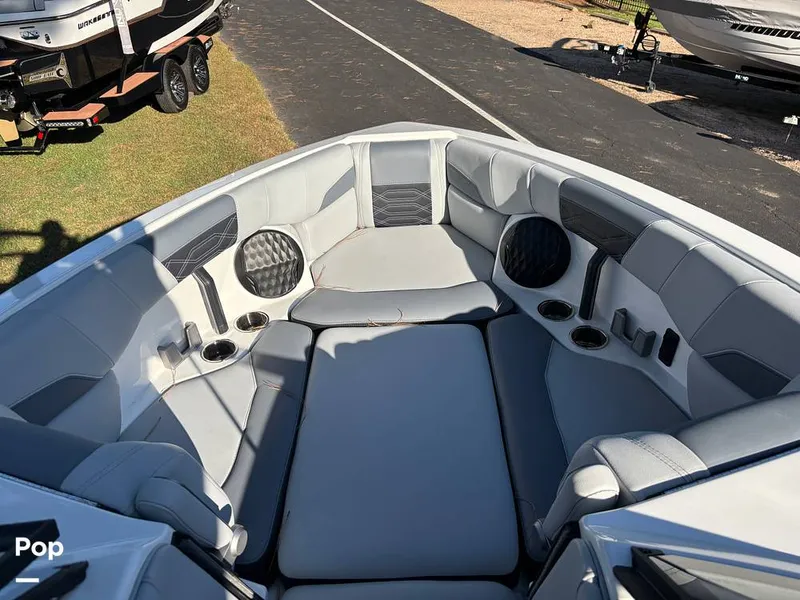 Slide: The Image of Malibu Wakesetter 25 LSV 2024 - 15823428