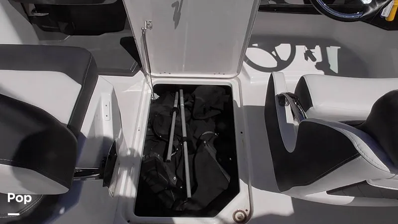 Slide: The Image of Monterey M45 2022 - 15834609