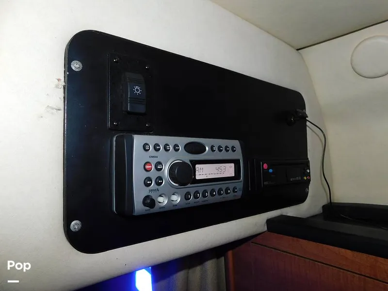 Slide: The Image of V Berth - 16016273